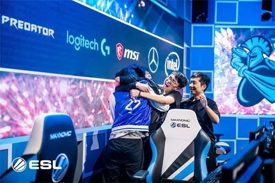 面的深度合 面的深度合